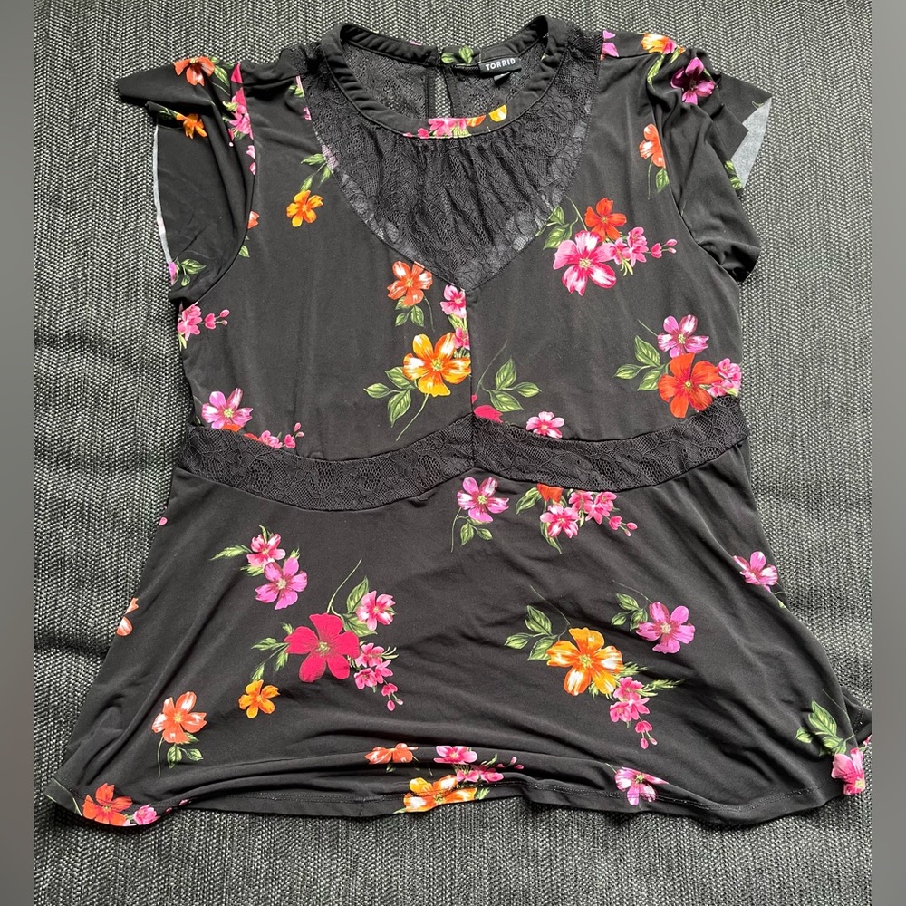 Torrid Size 2 (18/20) Top